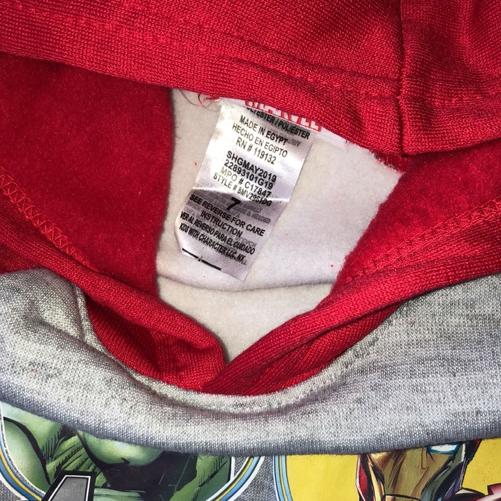🧜🏼‍♀️3 for $15 item!🧜🏼‍♀️ avengers hoody - Picture 3 of 3